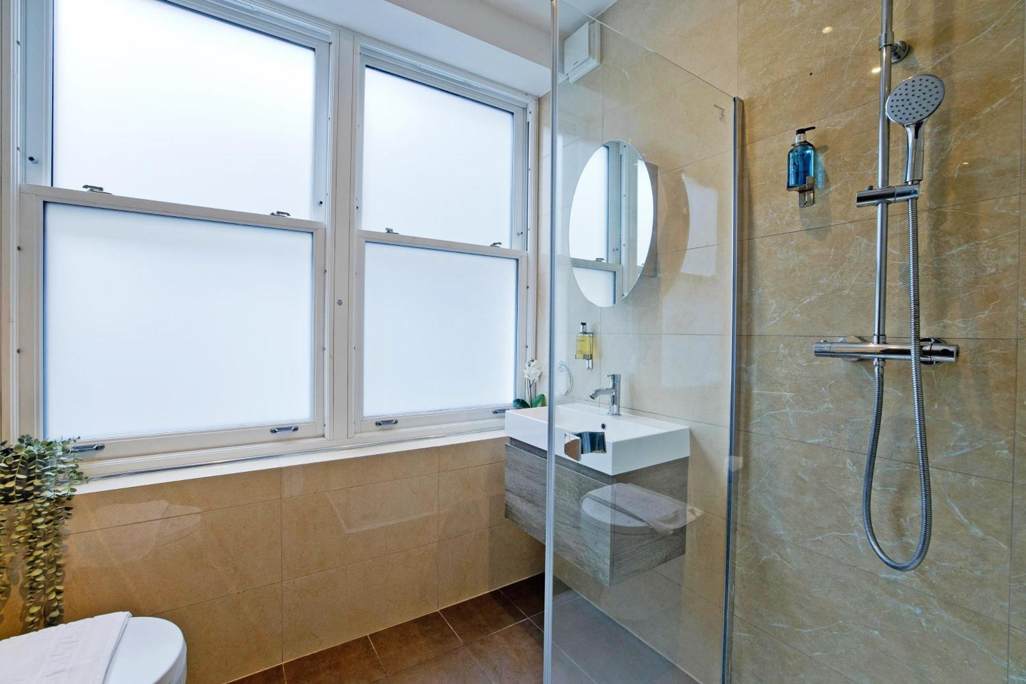 Imperial Middlesex Street Apartments London Bagian luar foto